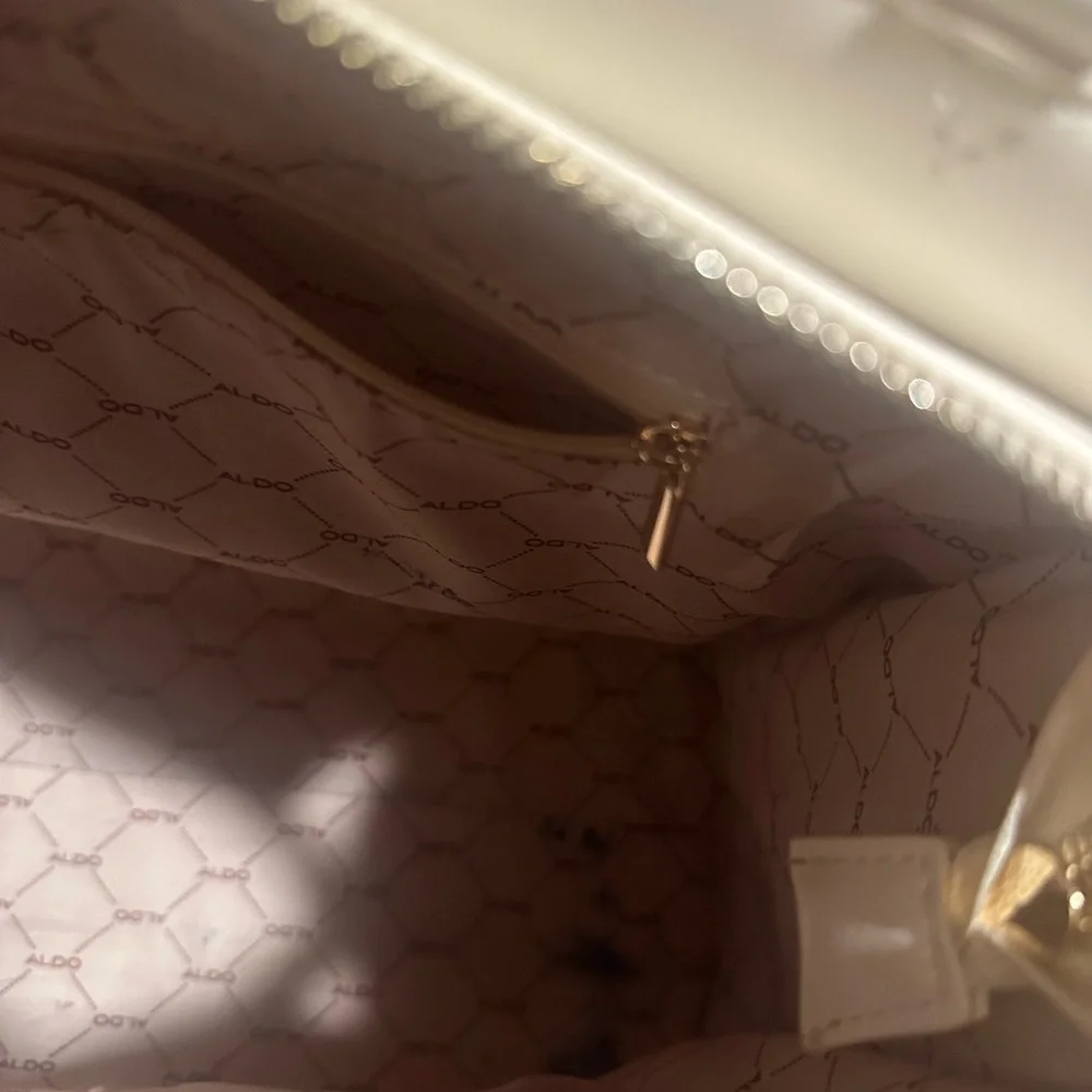 Aldo White and Gold Chain Handbag Purse - Picture 10 of 11